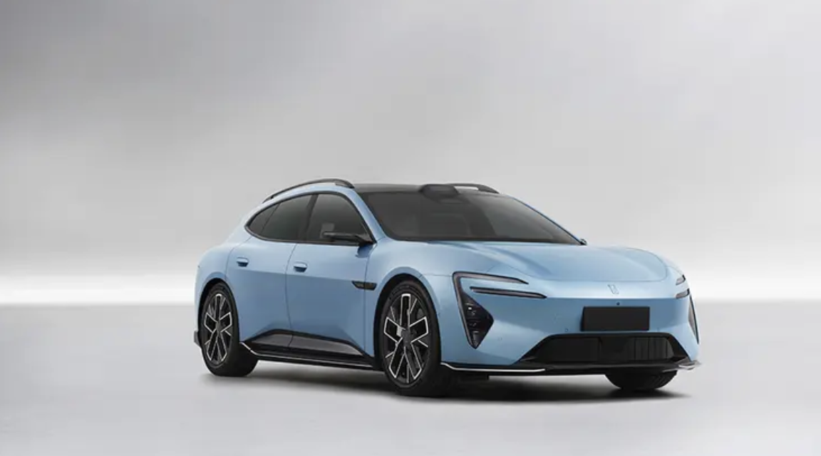 阿维塔06T申报图 定位全场景运动轿车